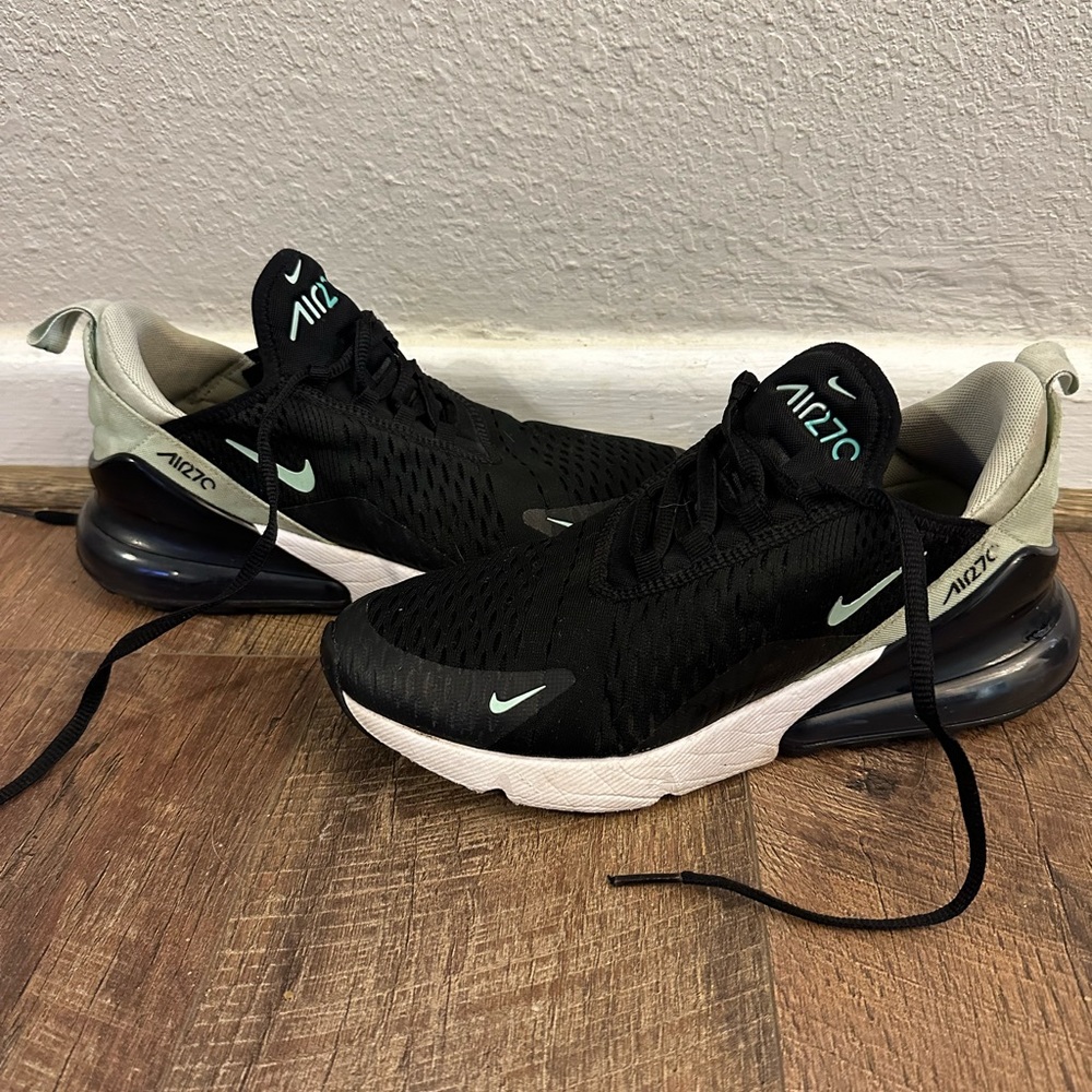 Nike Air Max 270 Black/Igloo/Hyper Turquoise size 8 Women’s